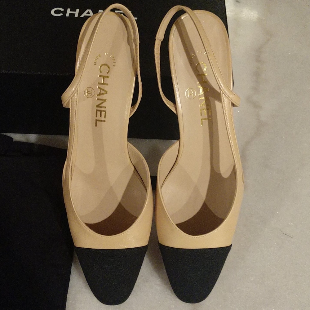 Authentic Chanel Classic Pumps